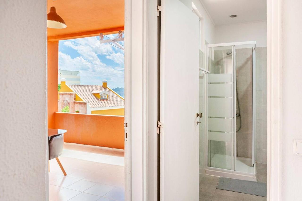 Relax In Lisbon For 4 People With Terrace And Parking Appartement Buitenkant foto