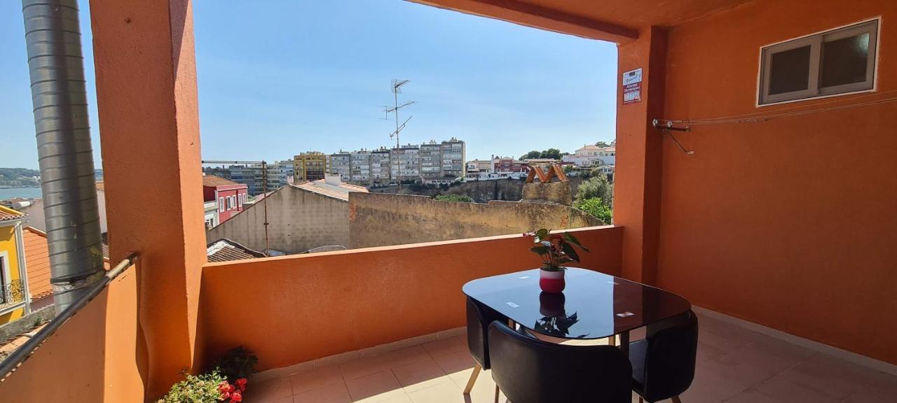 Relax In Lisbon For 4 People With Terrace And Parking Appartement Buitenkant foto