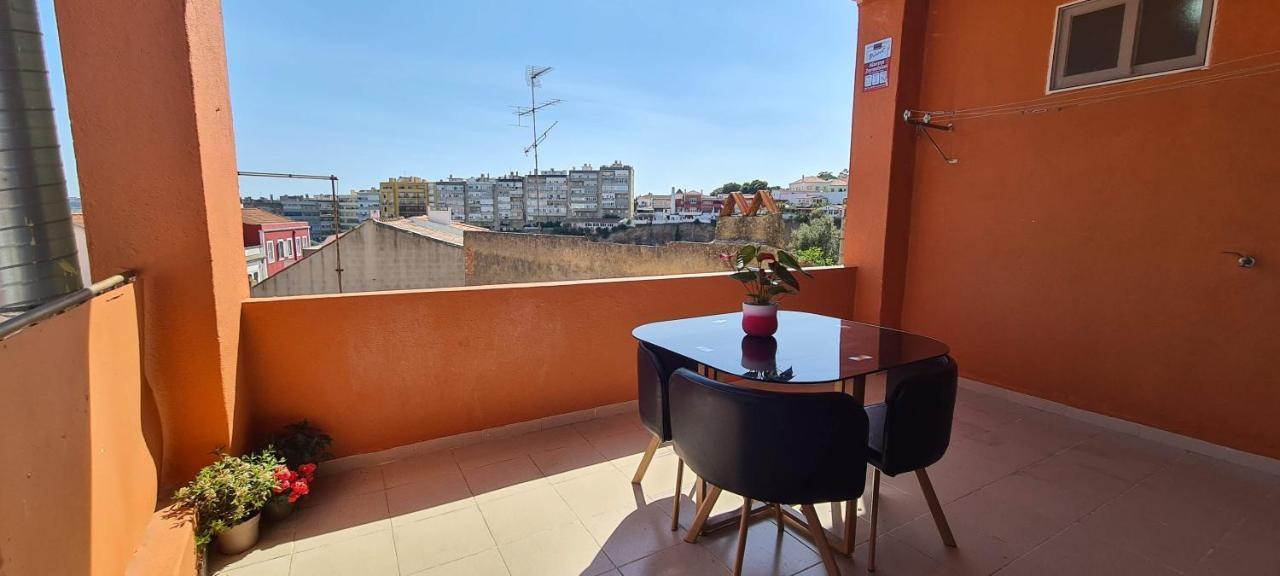 Relax In Lisbon For 4 People With Terrace And Parking Appartement Buitenkant foto